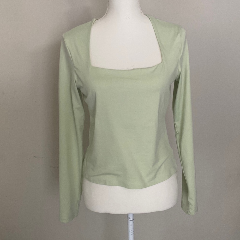 Long sleeve square neck cropped top